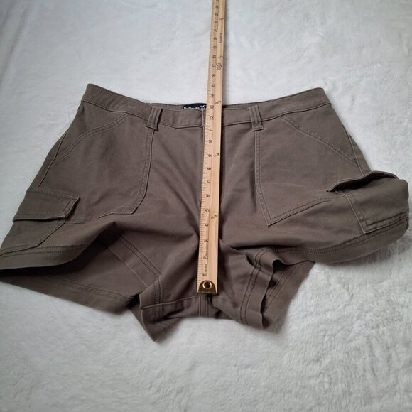 Hollister Ultra High Rise Mom Shorts 3 Sz 15 W 32 Cargo Stretchy Outdoor Neutral - Picture 11 of 14